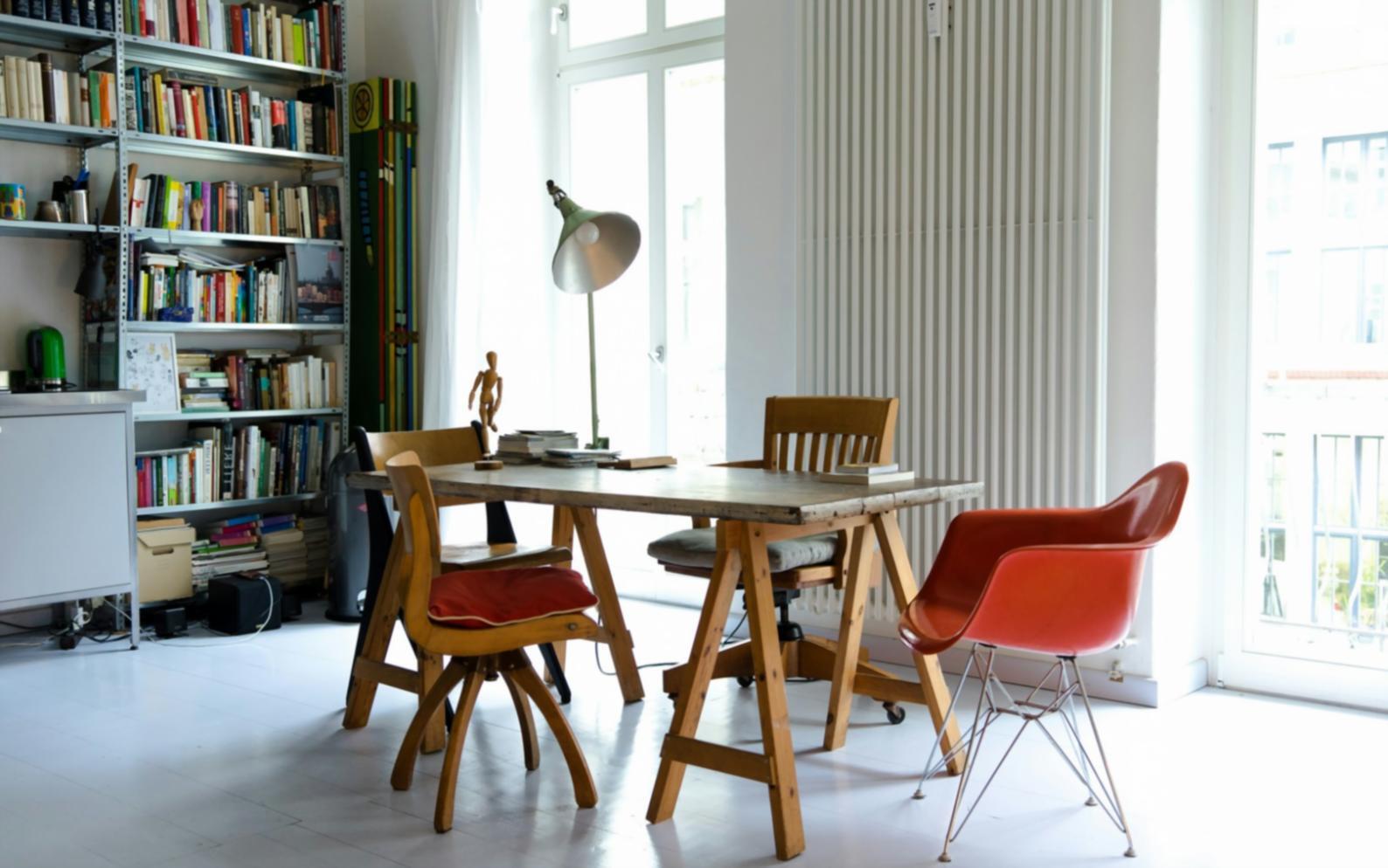 Tableau blanc avec schémas comportementaux et notes de session de formation